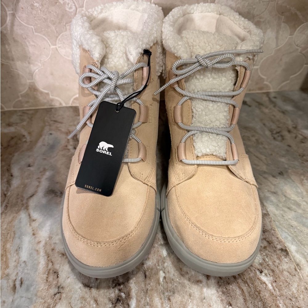 Sorel Women's Beige and Cream Winter Boots brand new size 11